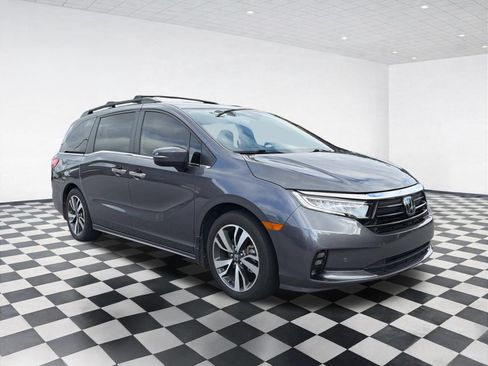 Used 2021 Honda Odyssey Touring image 3