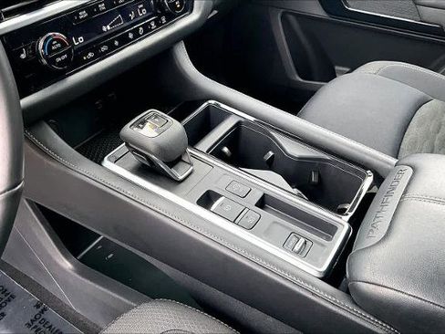 Certified 2025 Nissan Pathfinder SV FWD image 16