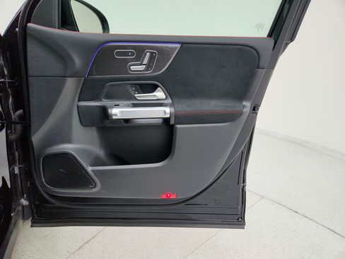 Certified 2024 Mercedes-Benz GLB 250 image 32