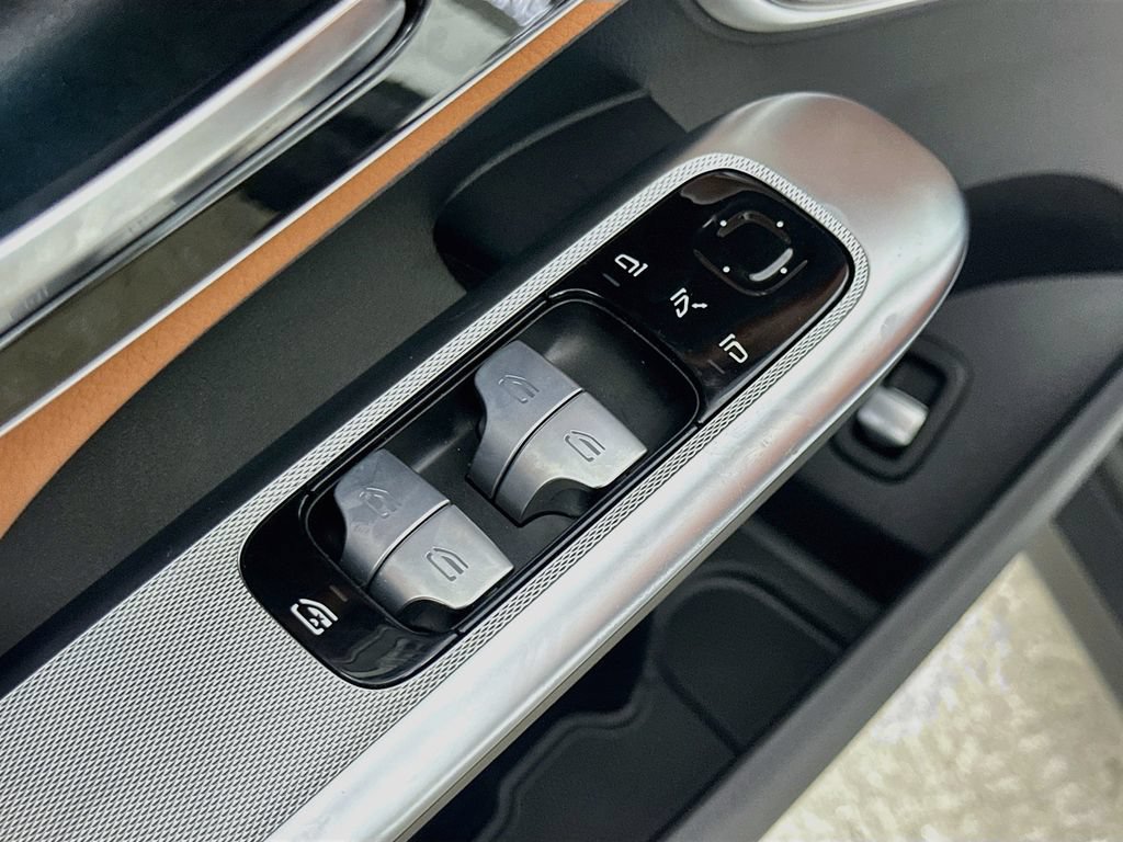 Used 2023 Mercedes-Benz GLC 300 4MATIC w/ Pinnacle Trim Package image 22