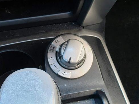 Used 2010 Toyota 4Runner Limited image 27