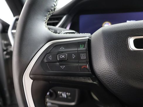 Used 2023 Jeep Grand Cherokee L Laredo image 45