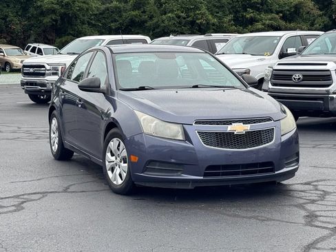 Used 2013 Chevrolet Cruze LS FWD image 1