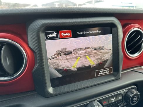 Used 2022 Jeep Wrangler Unlimited Rubicon w/ Xtreme Recon 35" Tire Package image 24