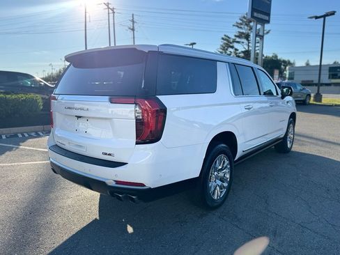 Used 2026 GMC Yukon XL Denali w/ Sun & Power Step Package AWD/4WD image 7