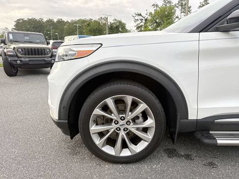 Used 2021 Ford Explorer Platinum w/ Equipment Group 601A AWD/4WD image 11