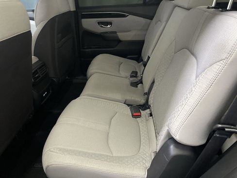 Used 2023 Honda Pilot LX image 21