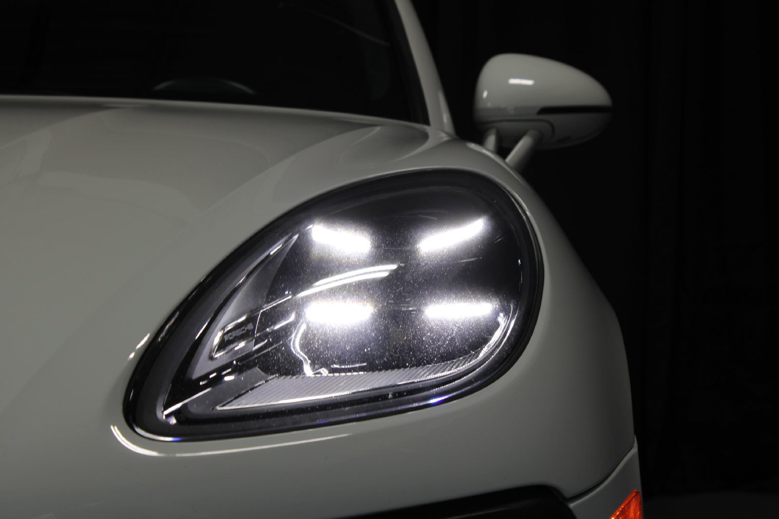 Used 2022 Porsche Macan AWD/4WD image 13