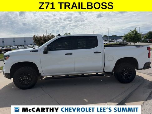 Used 2024 Chevrolet Silverado 1500 Custom Trail Boss w/ LPO, Dark Essentials Package AWD/4WD image 5