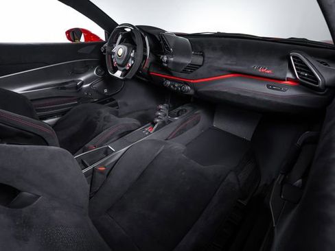 Used 2019 Ferrari 488 Pista Coupe RWD image 57