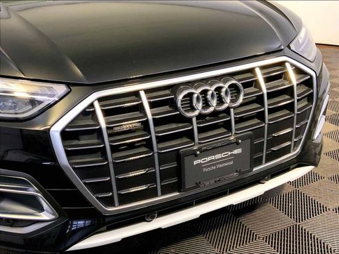 Used 2021 Audi Q5 Premium w/ Convenience Package image 34