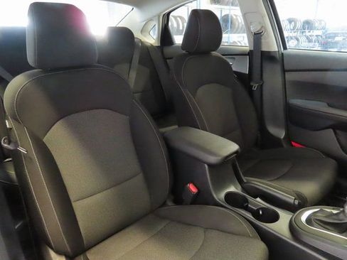 Used 2024 Kia Forte LXS image 6