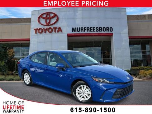 Used 2025 Toyota Camry LE w/ Convenience Package image 1