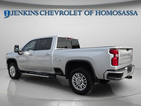 Used 2020 Chevrolet Silverado 2500 High Country w/ Technology Package image 4