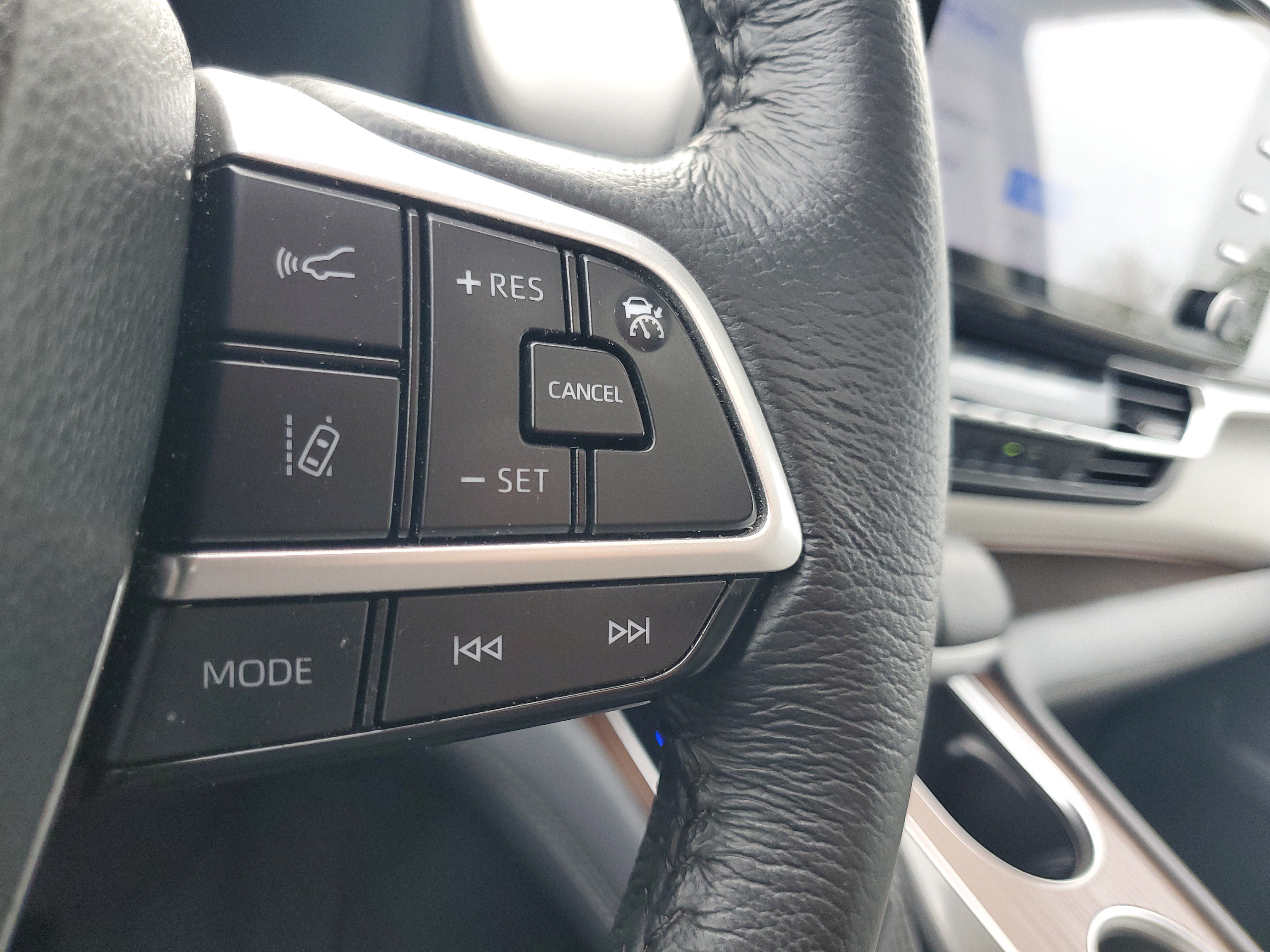 Certified 2024 Toyota Sienna XLE AWD/4WD image 27