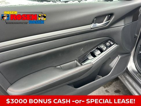 New 2025 Nissan Altima 2.5 SR w/ SR Premium Package image 10