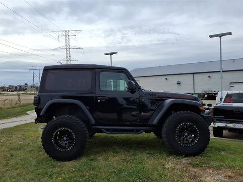 Used 2018 Jeep Wrangler Rubicon w/ Cold Weather Group image 2