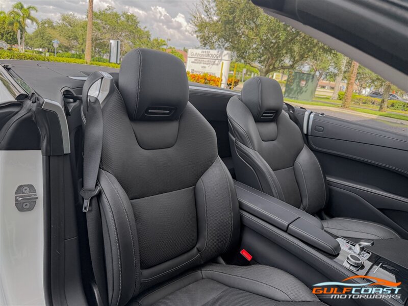 Used 2019 Mercedes-Benz SL 550 w/ Driver Assistance Package image 31