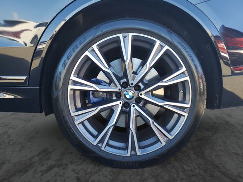 Used 2021 BMW X7 M50i image 5