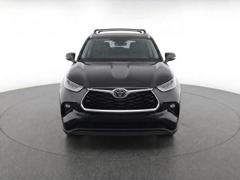 Used 2021 Toyota Highlander Limited FWD image 5