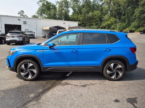 Used 2024 Volkswagen Taos SE AWD/4WD image 8