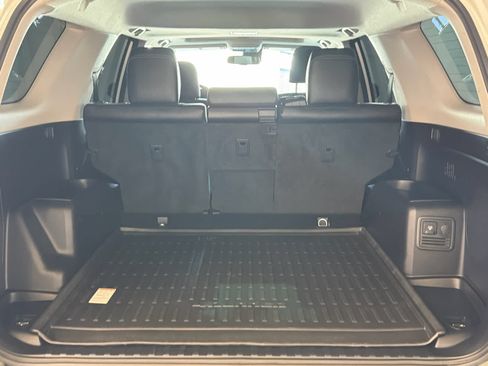 Used 2022 Toyota 4Runner Limited AWD/4WD image 7