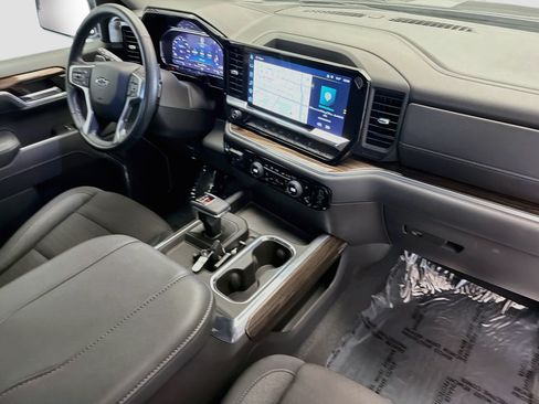 Used 2025 Chevrolet Silverado 1500 LT Trail Boss w/ Protection Package AWD/4WD image 12