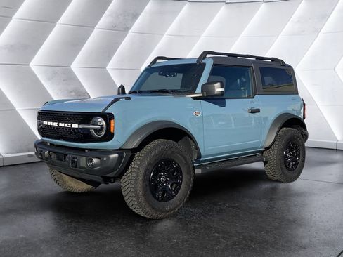 Used 2023 Ford Bronco Wildtrak image 3