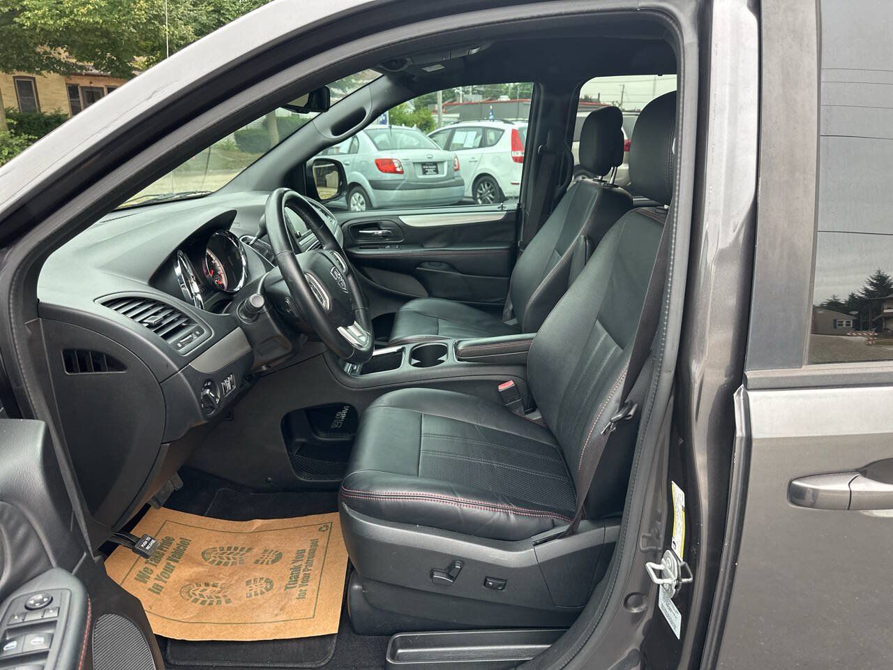 Used 2017 Dodge Grand Caravan GT FWD image 17