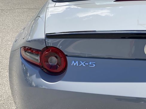 New 2026 MAZDA MX-5 Miata Club w/ Interior Package RWD image 17