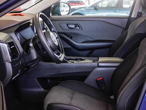 Used 2022 Nissan Rogue S image 17