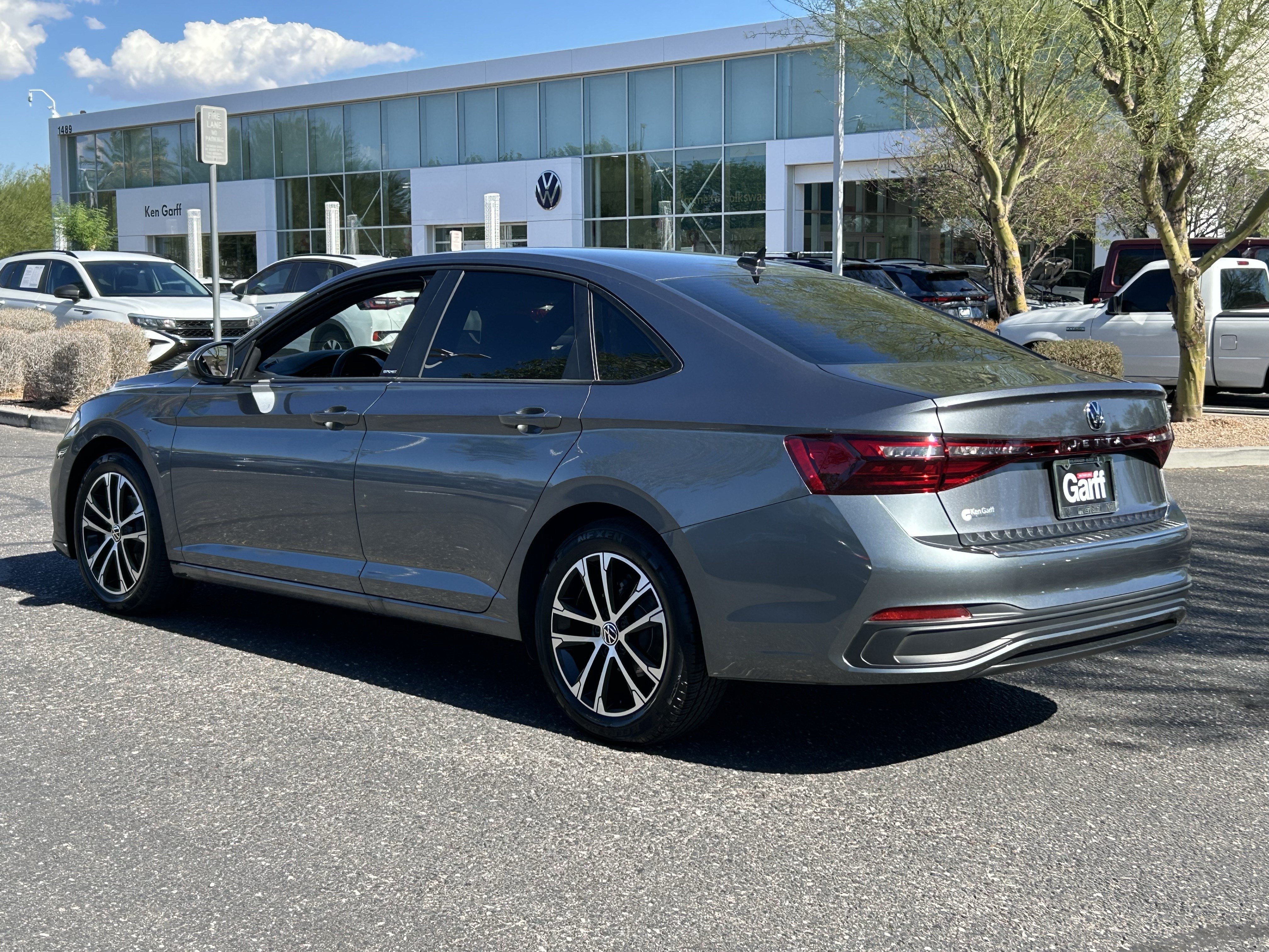 Used 2026 Volkswagen Jetta Sport FWD image 3