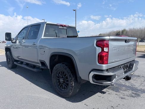 Used 2024 Chevrolet Silverado 2500 LT image 7