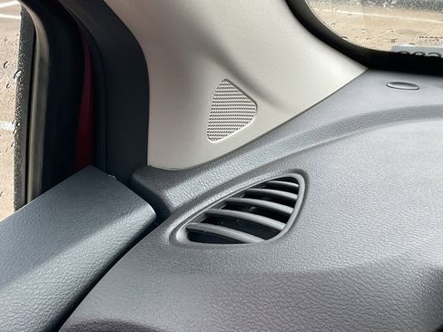 New 2025 Nissan Versa SR w/ Trunk Package image 24