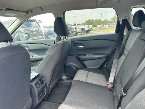 Used 2025 Nissan Rogue SV AWD/4WD image 11