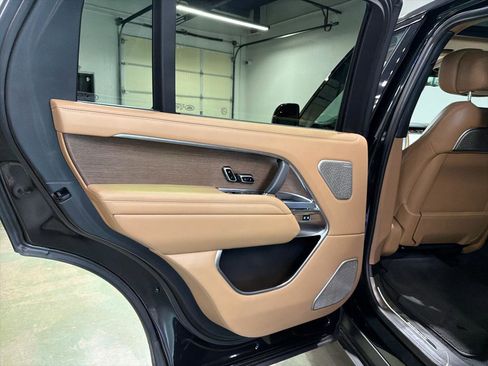 Used 2024 Land Rover Range Rover Long Wheelbase Autobiography image 28