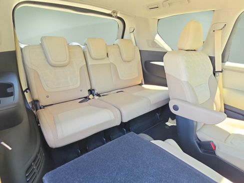 Used 2025 Nissan Armada Platinum AWD/4WD image 28