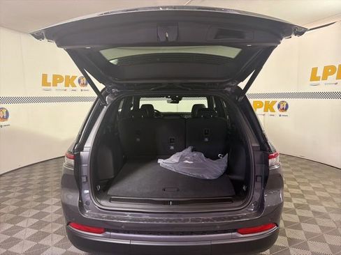 New 2026 Jeep Grand Cherokee Limited w/ Limited Altitude Package AWD/4WD image 11