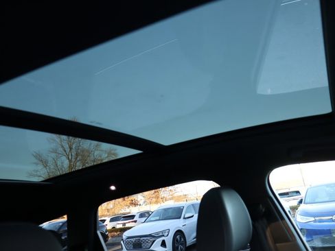 Used 2025 Audi Q7 2.0T Premium w/ Convenience Package image 16