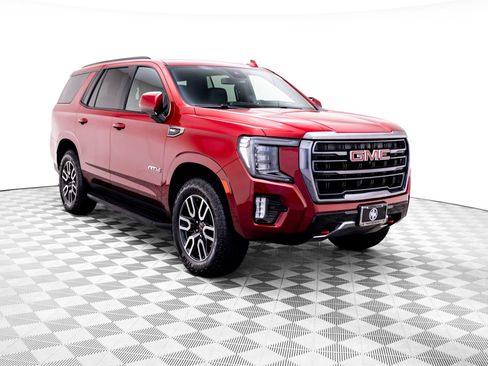 Used 2024 GMC Yukon AT4 w/ Technology Package AWD/4WD image 7