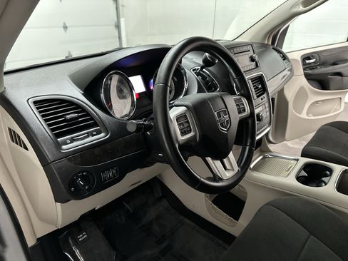 Used 2012 Dodge Grand Caravan Crew image 12