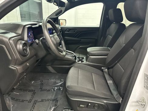 Used 2024 Chevrolet Colorado Trail Boss AWD/4WD image 19