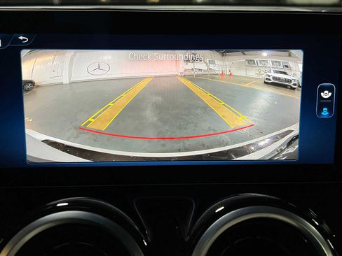 Certified 2025 Mercedes-Benz GLB 250 4MATIC image 37