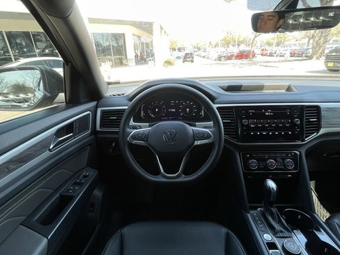 Used 2023 Volkswagen Atlas Cross Sport SE image 13