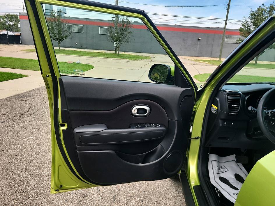 Used 2016 Kia Soul w/ Convenience Package FWD image 21