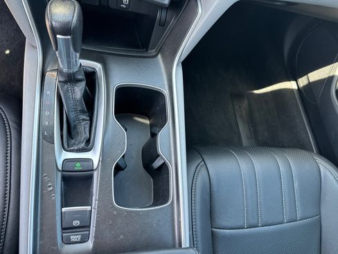 Used 2019 Honda Accord LX image 12