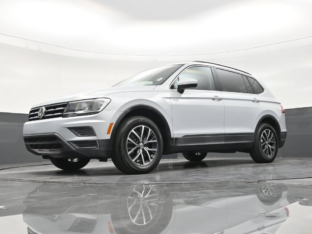 Used 2019 Volkswagen Tiguan SE w/ Panoramic Sunroof Package FWD image 19