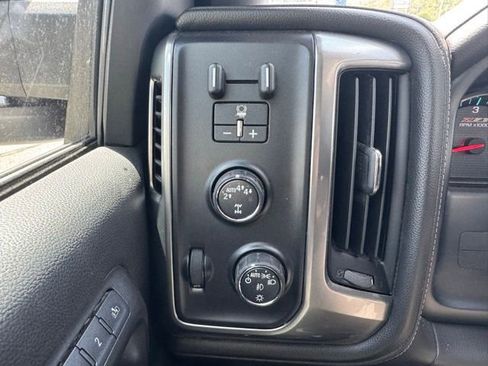 Used 2017 Chevrolet Silverado 1500 LTZ Z71 w/ LTZ Plus Package AWD/4WD image 31