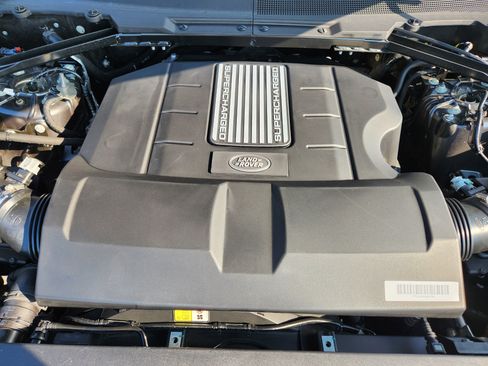Used 2023 Land Rover Defender 110 V8 AWD/4WD image 9