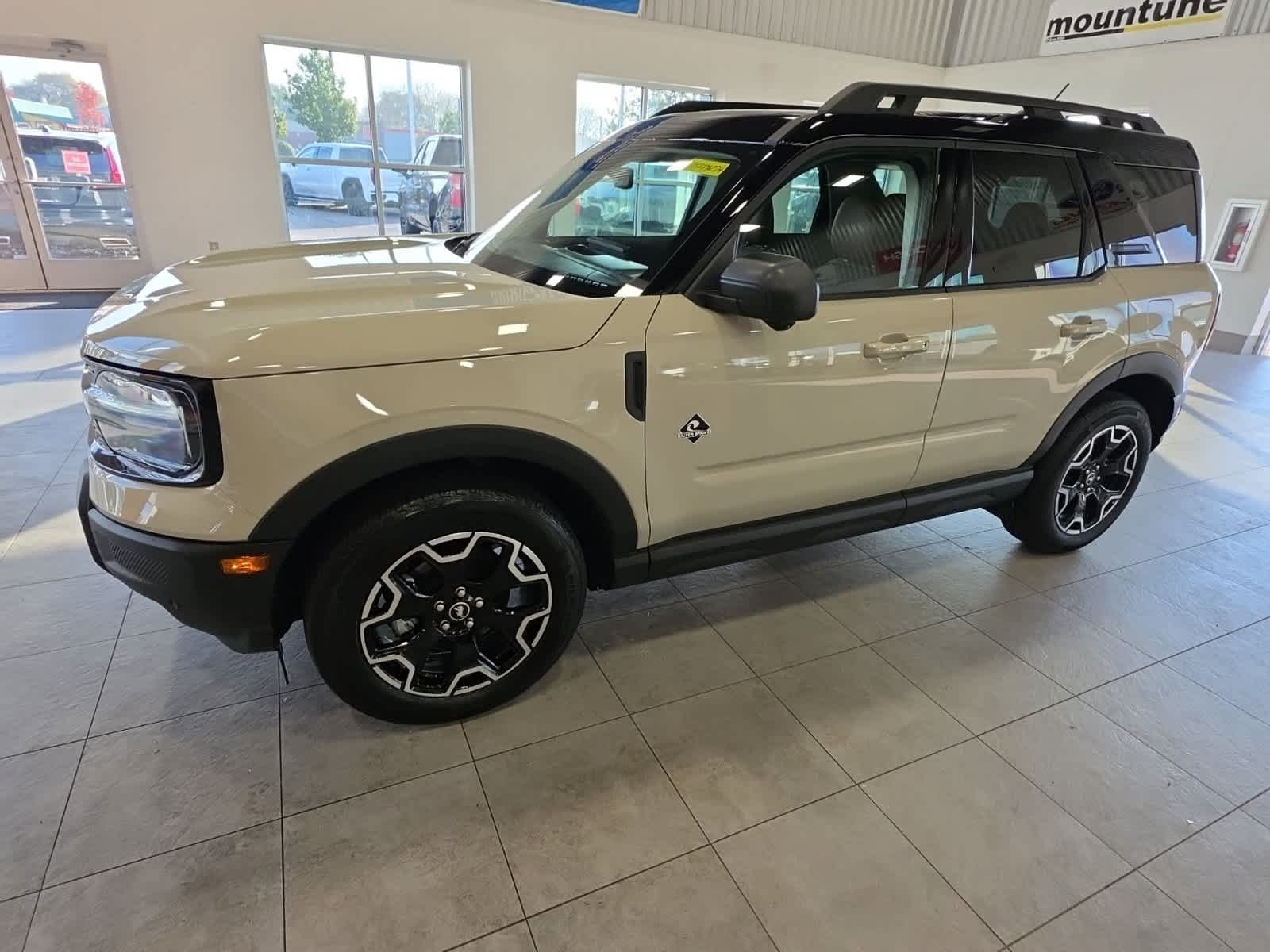 Used 2025 Ford Bronco Sport Outer Banks w/ Outer Banks Tech Package+ AWD/4WD image 14